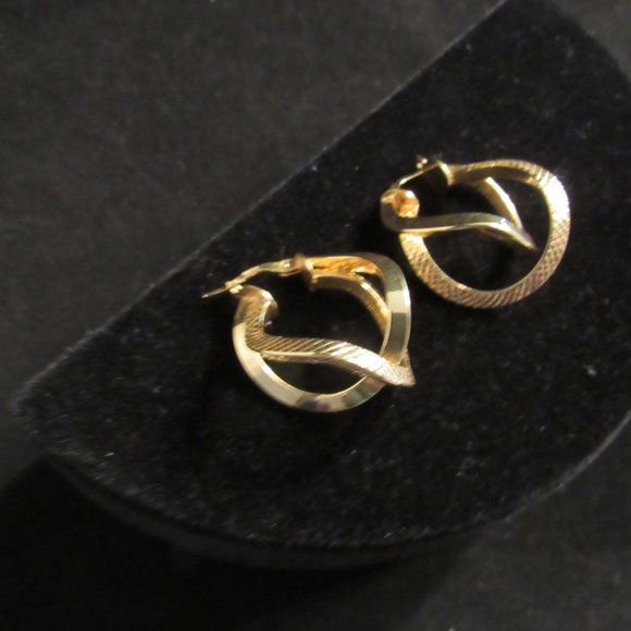 14K Yellow Gold Twisted Hoop Pierced Earrings - Picture 5 of 5